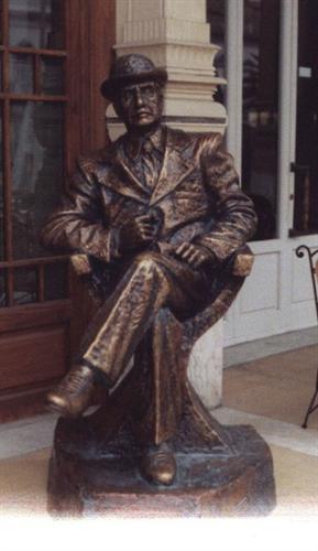 esempio di statue Giacomo Puccini